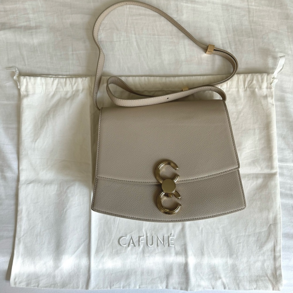 Cafuné Pendulum Mushroom Taupe Textured Leather Bag